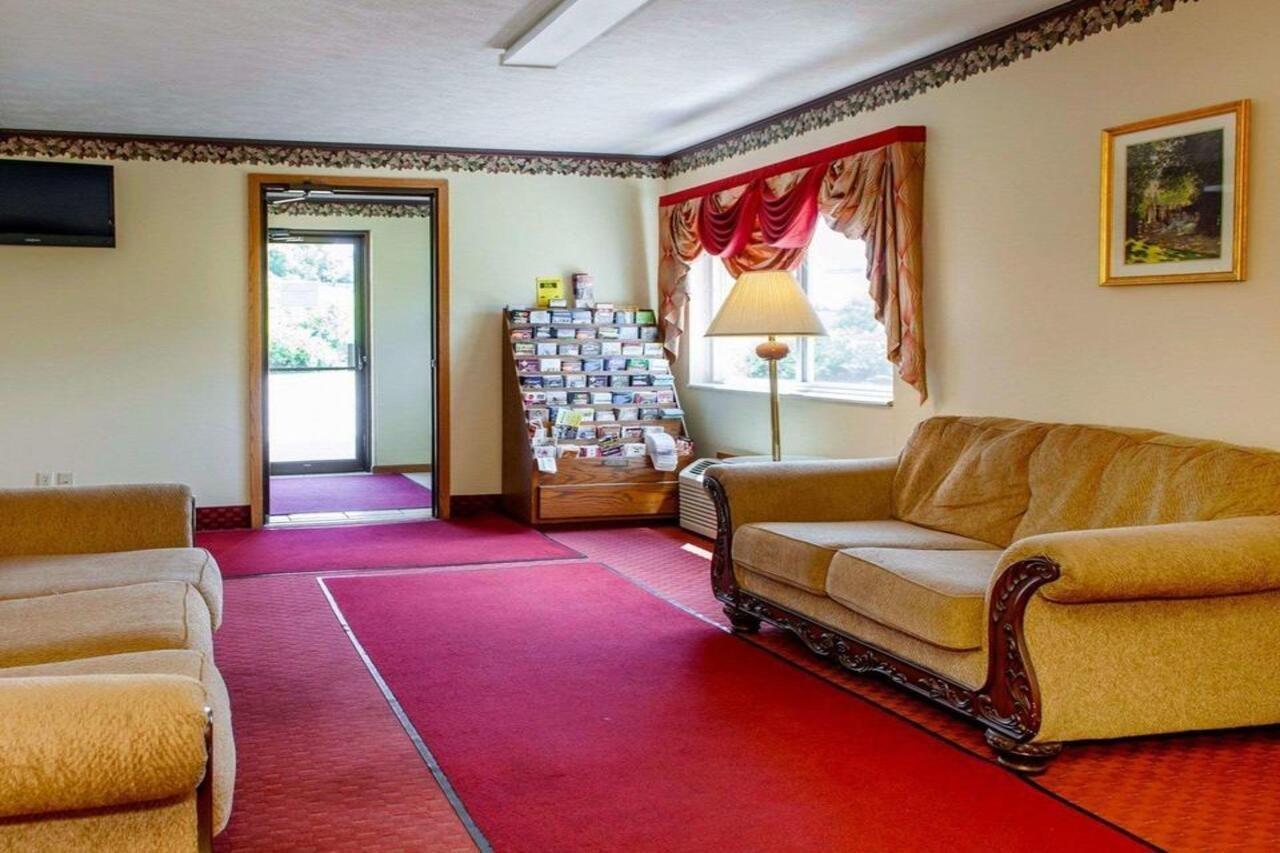 Fairbridge Inn Express チェスタートン エクステリア 写真